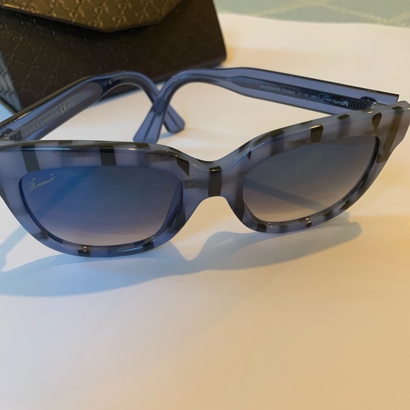 NEVER WORN GUCCI Oversized Sunglasses - Picture 3 of 7